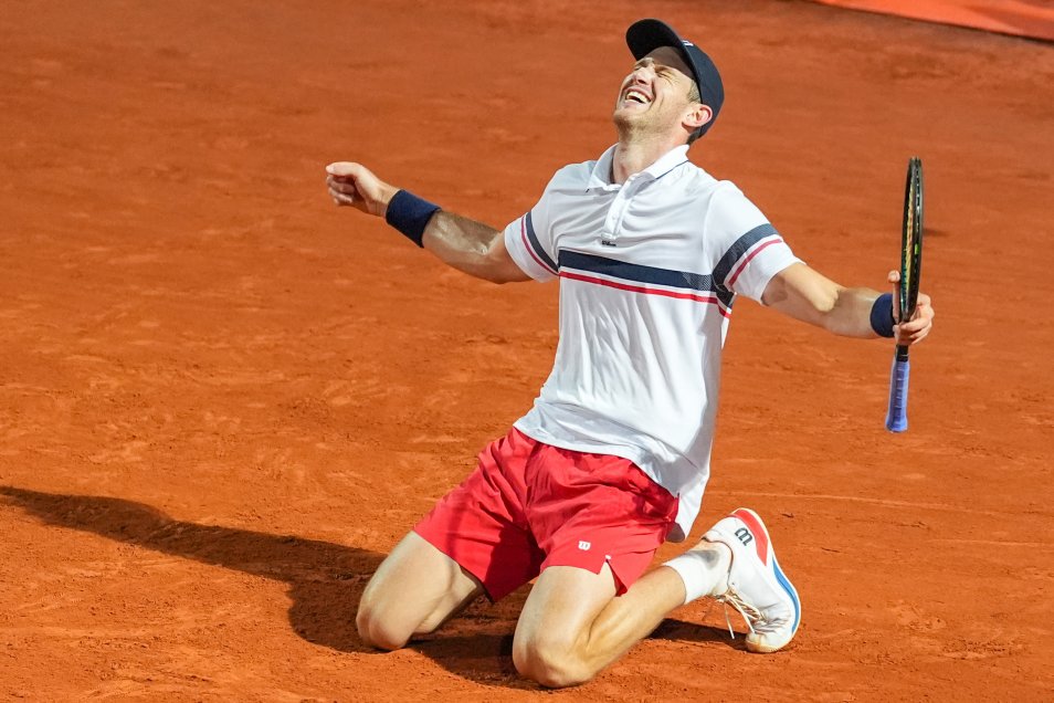 Mirada al cielo y festejo por parte de Jarry, tras alcanzar su primer final Masters 1.000 (Photosport)